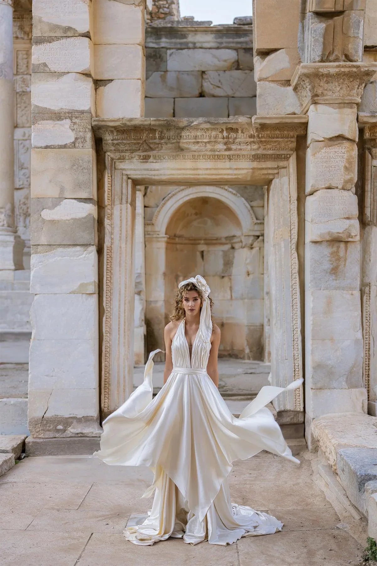 Hanne İpek Saten Drapeli Helen Gelinlik - Mediha Cambaz Bridal