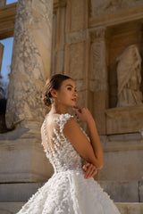 Arsineo Düşük Kollu Çiçek Aplikeli Prenses Kesim Gelinlik