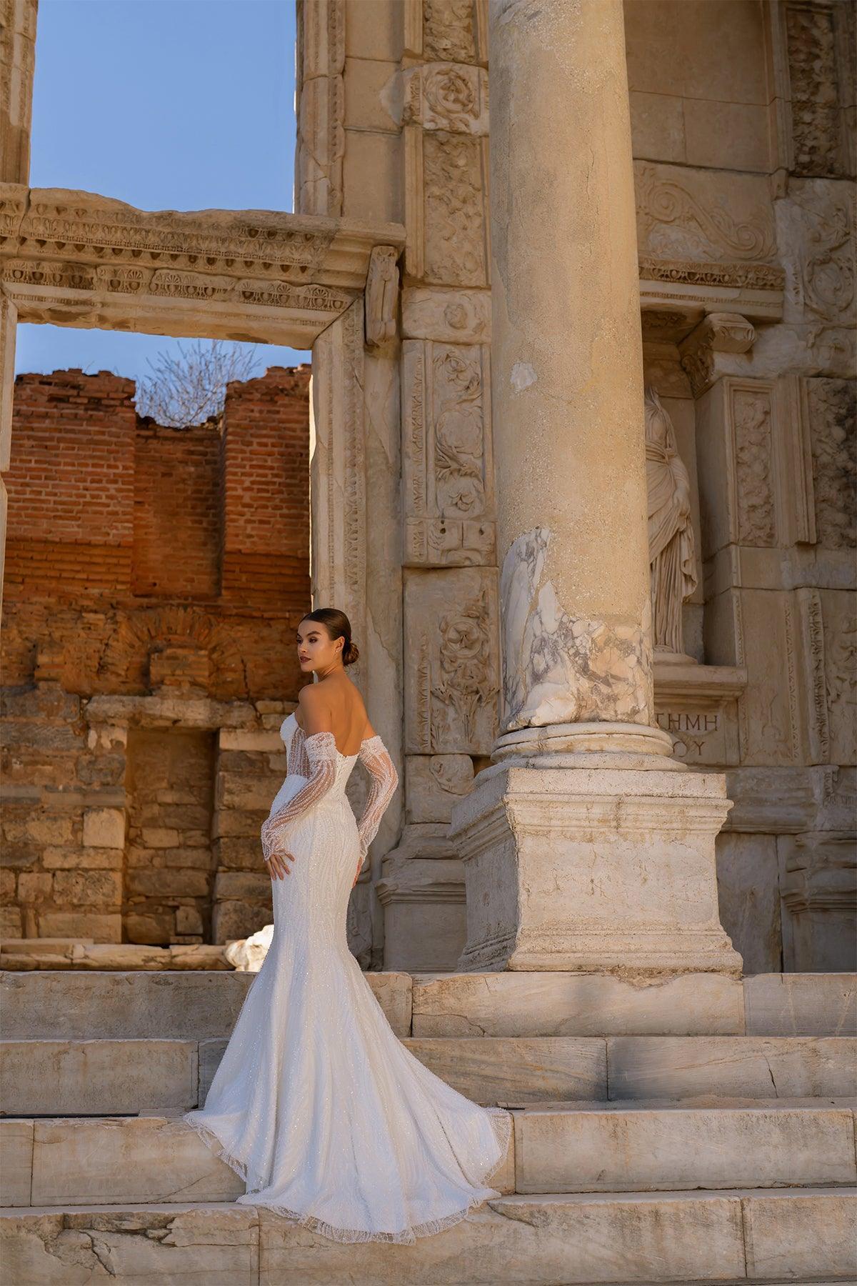 Julius Taşlı Uzun Kollu Kasnak İşi Straplez Balık Gelinlik - Mediha Cambaz Bridal