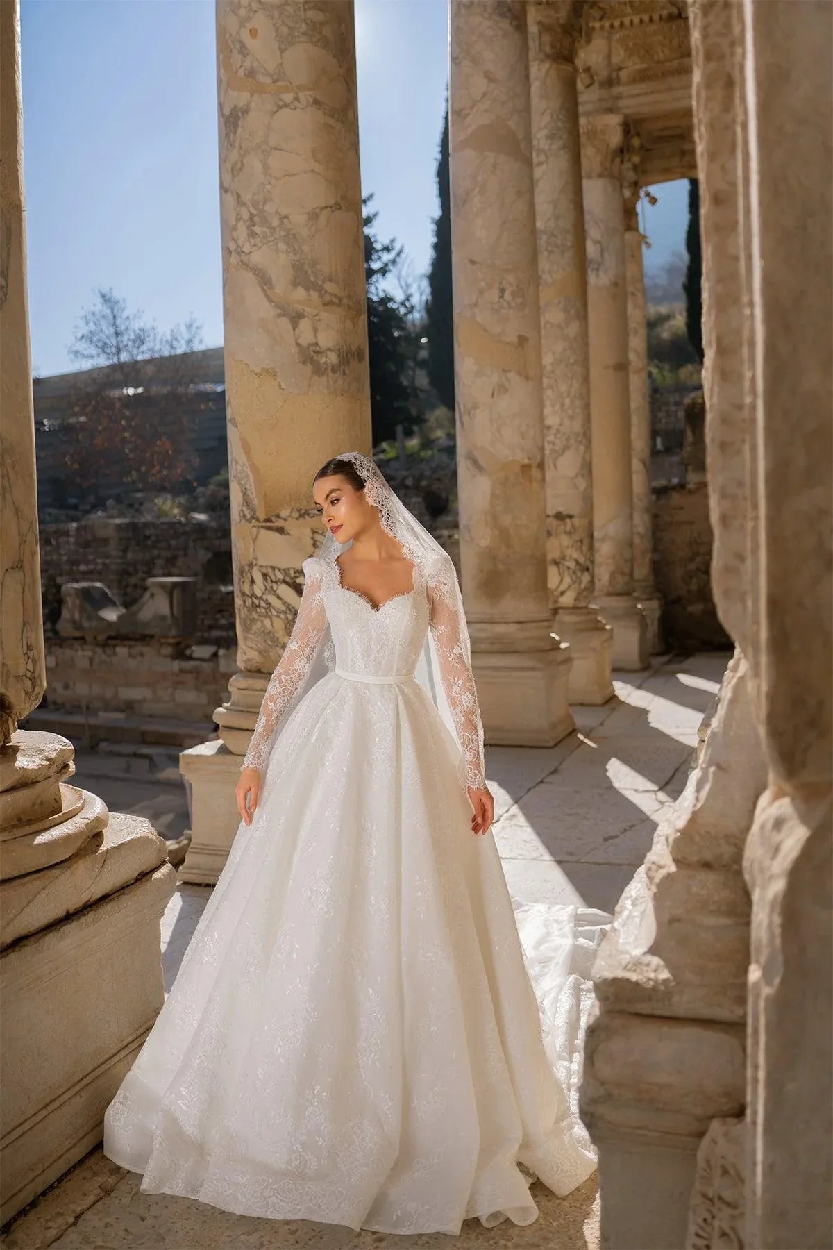 Celsus Uzun Kollu Fransız Dantelli A Kesim Gelinlik - Mediha Cambaz Bridal