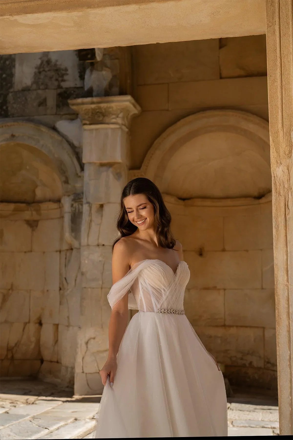 Sophronia Düşük Kollu Drapeli Helen Gelinlik - Mediha Cambaz Bridal
