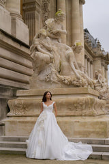 Vermeer Çiçek Aplikeli Drapeli Askılı Prenses Gelinlik