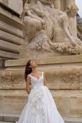 Vermeer Çiçek Aplikeli Drapeli Askılı Prenses Gelinlik