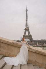 Renoir Kalp Yaka Işıltılı Entegre Etekli Düz Kesim Gelinlik