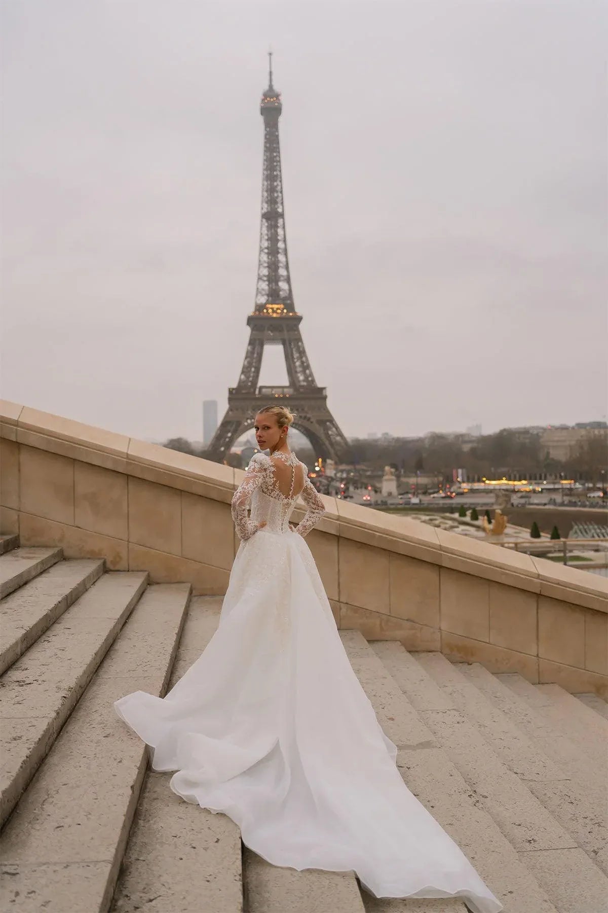 Renoir Kalp Yaka Işıltılı Entegre Etekli Düz Kesim Gelinlik - Mediha Cambaz Bridal