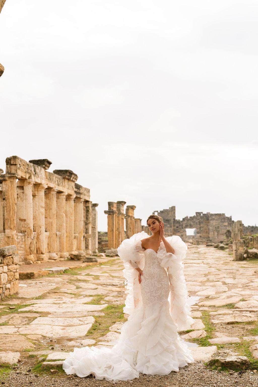 Apollon Straplez Fırfırlı Nude Balık Gelinlik - Mediha Cambaz Bridal