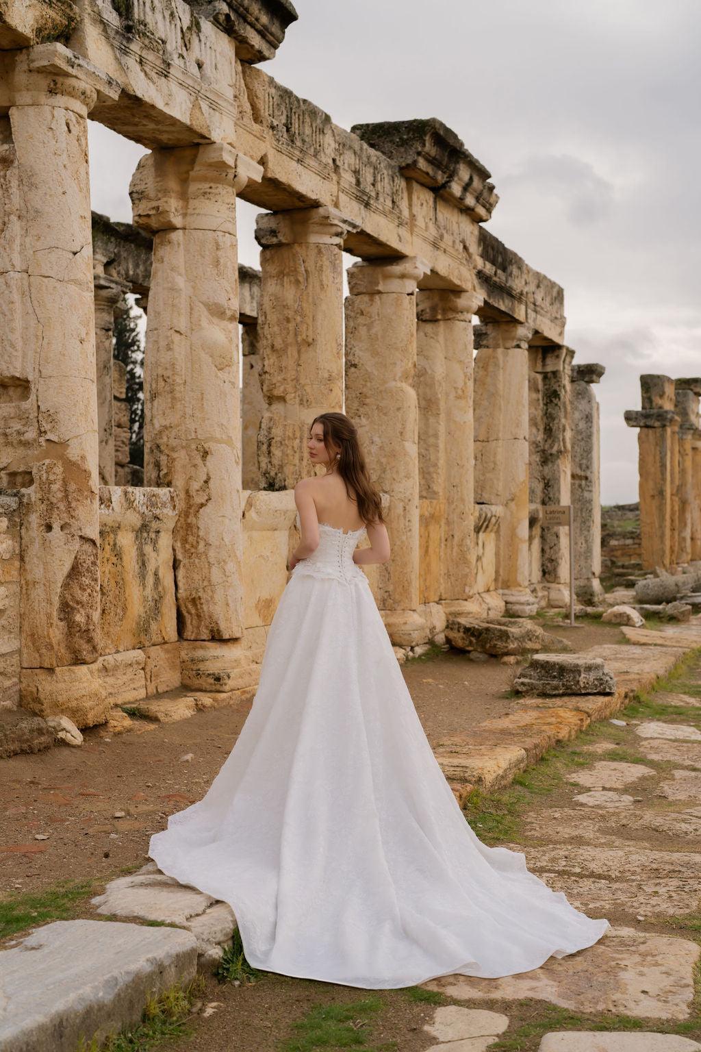 Livia Fransız Dantelli Straplez A Kesim Gelinlik - Mediha Cambaz Bridal