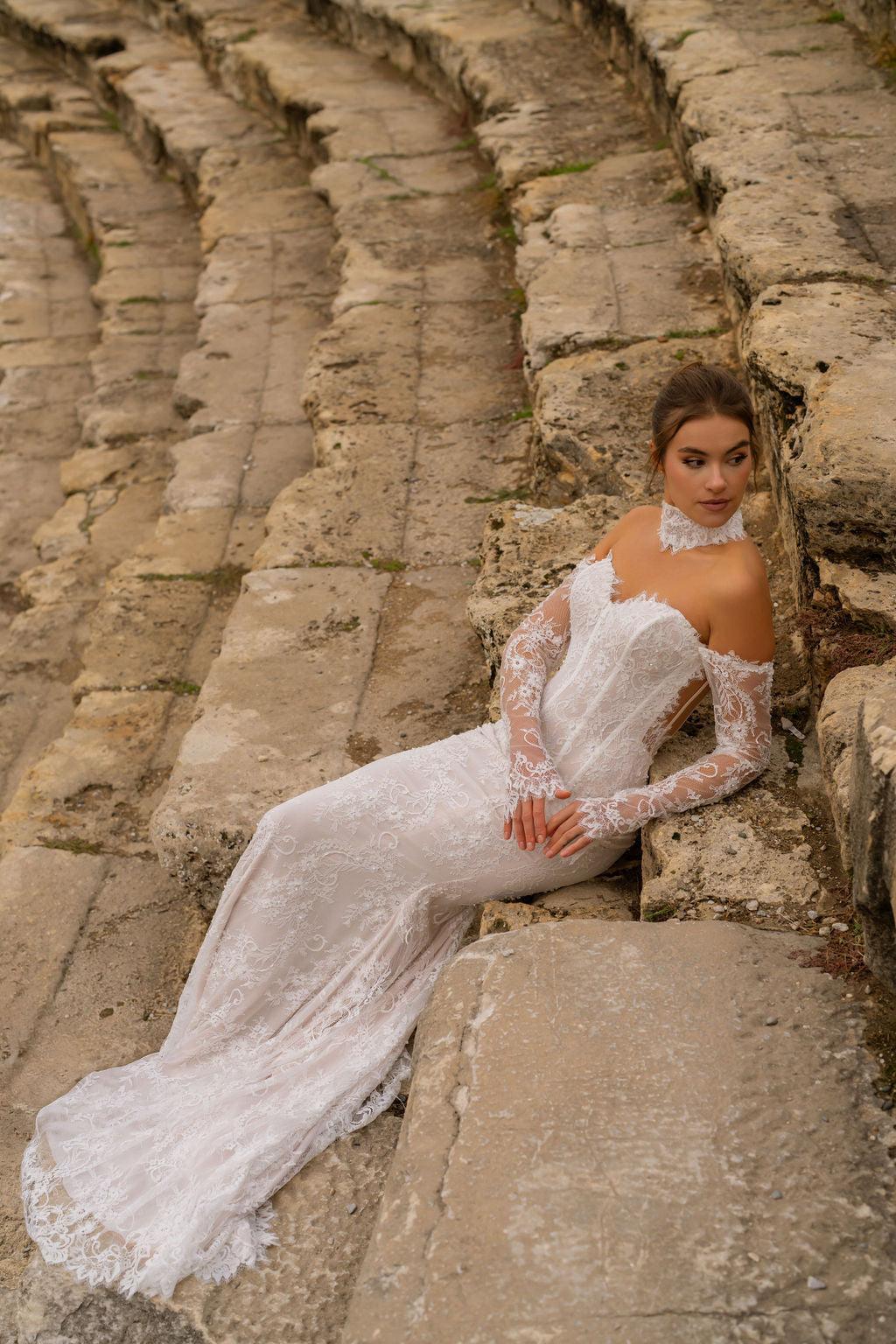 Persephone V Dekolteli Fransız Dantelli Balık Gelinlik - Mediha Cambaz Bridal