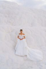 Apolonia Madonna Yaka Fransız Dantelli Prenses Gelinlik