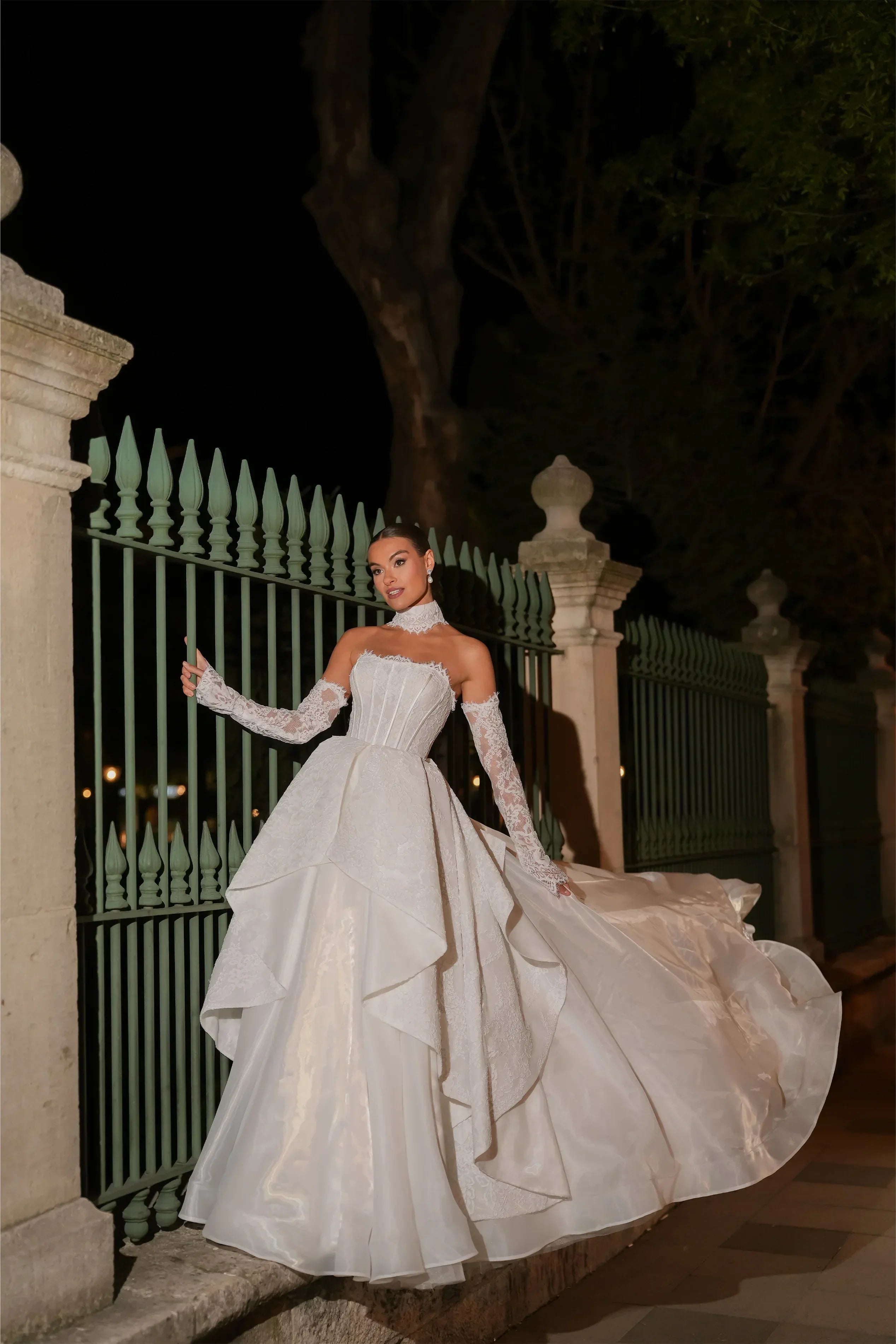 Juliette Havuz Yaka Fransız Dantelli A Kesim Gelinlik - Mediha Cambaz Bridal