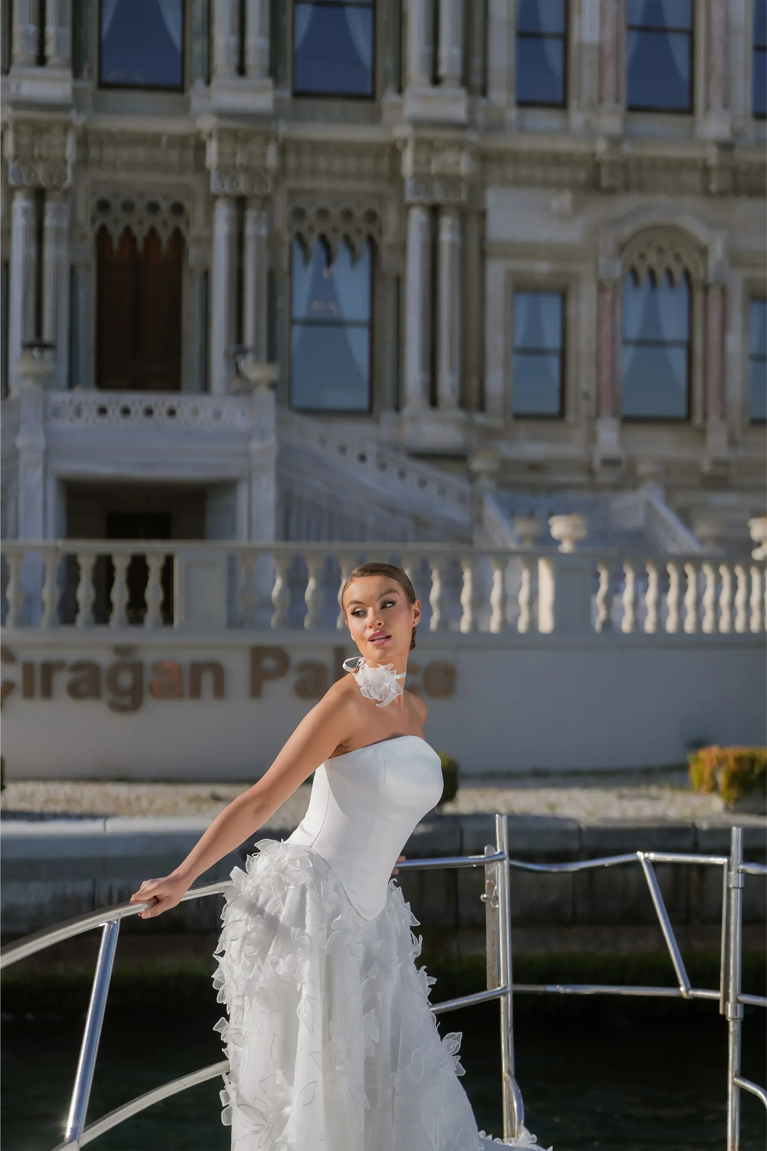 Marcheline Straplez Korsajlı Üç Boyutlu Saten A Kesim Gelinlik - Mediha Cambaz Bridal
