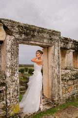 Antiope Drapeli Çiçek Aplikeli Düz Kesim Gelinlik