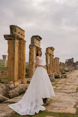 Minevra Düşük Omuzlu Işıltılı A Kesim Gelinlik