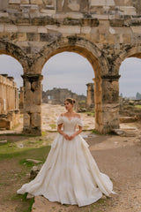 Aphrodite Madonna Yaka Otrişli Prenses Gelinlik