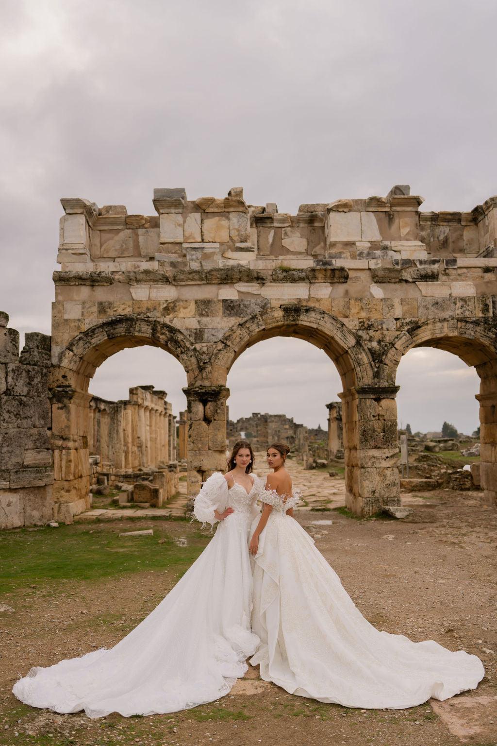 Aphrodite Madonna Yaka Otrişli Prenses Gelinlik - Mediha Cambaz Bridal