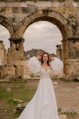 Theodora V Yaka Gül Aplikeli A Kesim Gelinlik