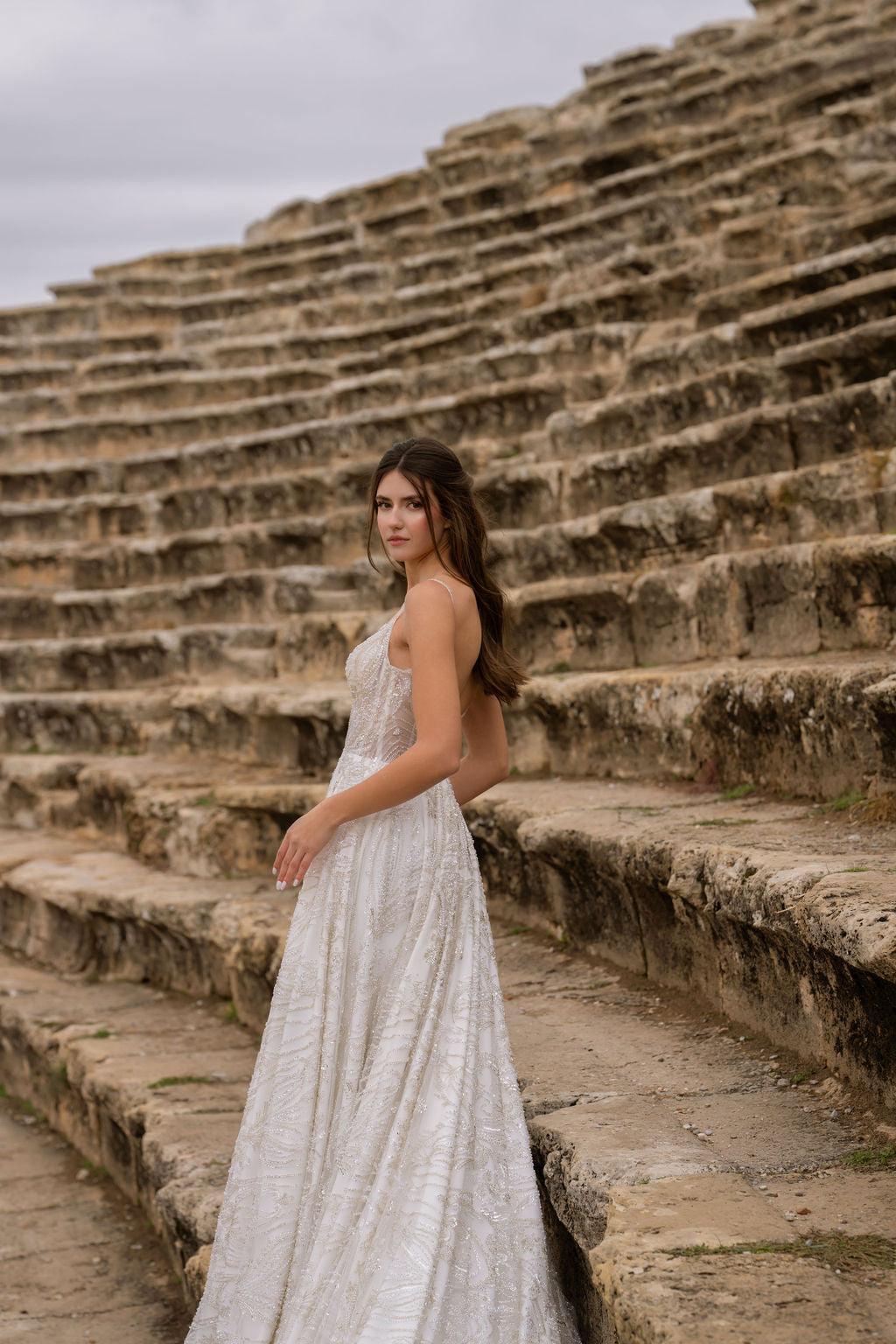 Lysandra V Yaka Kasnak İşi Helenistik Gelinlik - Mediha Cambaz Bridal