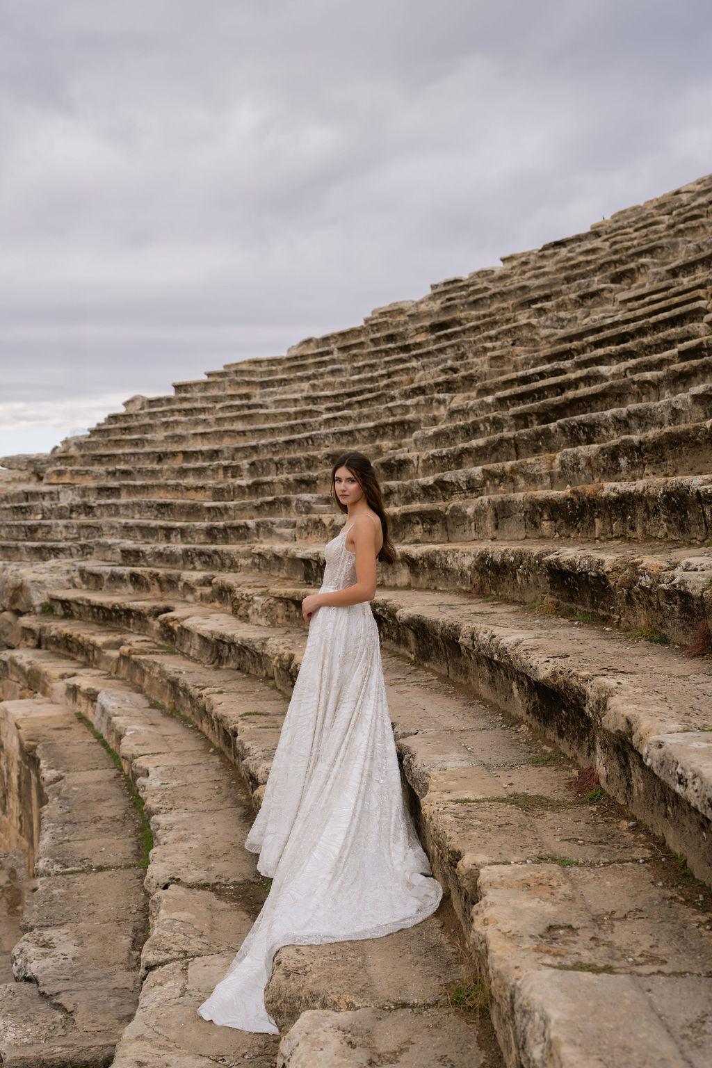 Lysandra V Yaka Kasnak İşi Helenistik Gelinlik - Mediha Cambaz Bridal