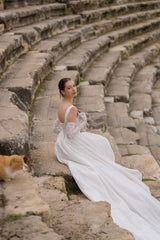 Calpurnia Kare Yaka Fransız Dantelli A Kesim Gelinlik