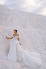 Apolonia Madonna Yaka Fransız Dantelli Prenses Gelinlik