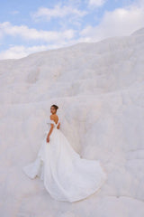 Apolonia Madonna Yaka Fransız Dantelli Prenses Gelinlik