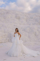 Midas Straplez Katmanlı Etekli Prenses Gelinlik