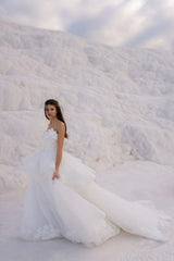 Midas Straplez Katmanlı Etekli Prenses Gelinlik