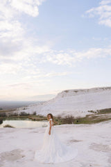 Herodotus Kare Yaka Brokarlı Prenses Gelinlik