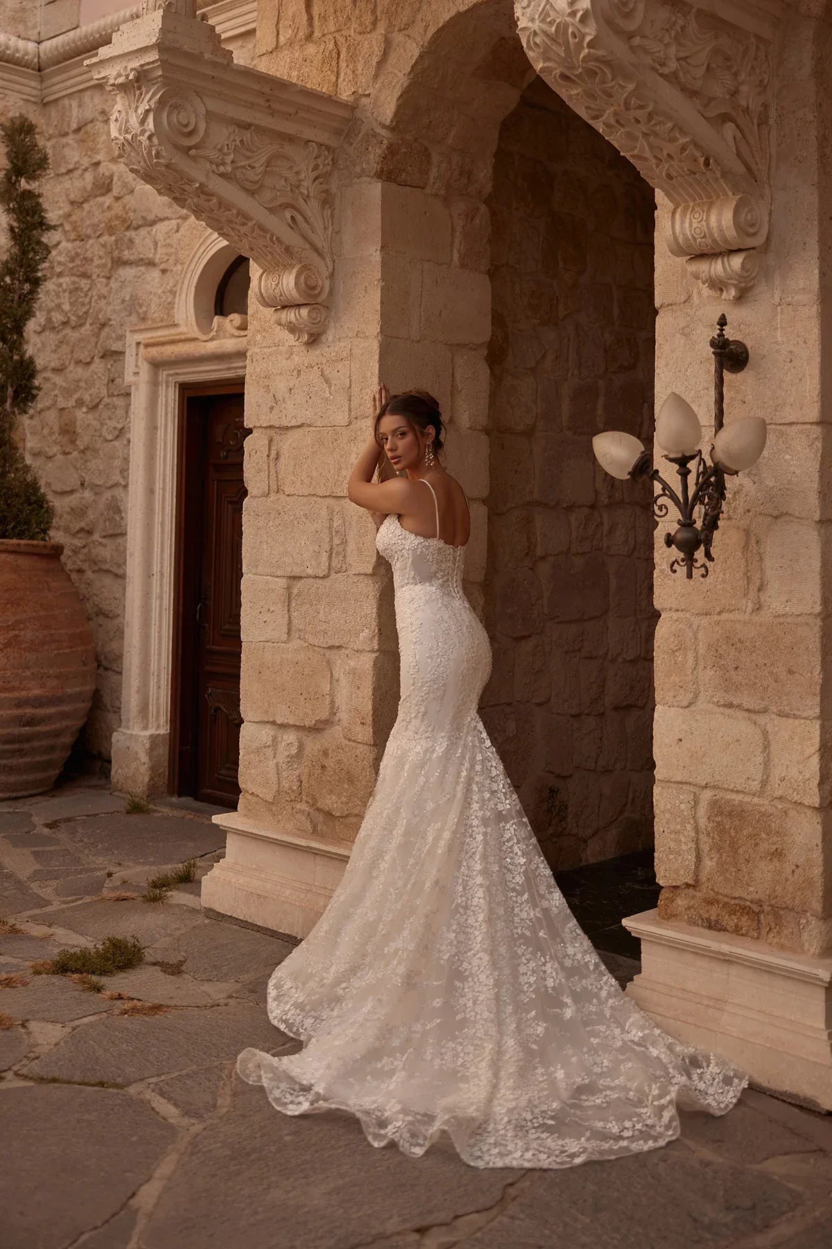 Avelor Çiçekli Üç Boyutlu V Yaka Balık Model Gelinlik - Mediha Cambaz Bridal