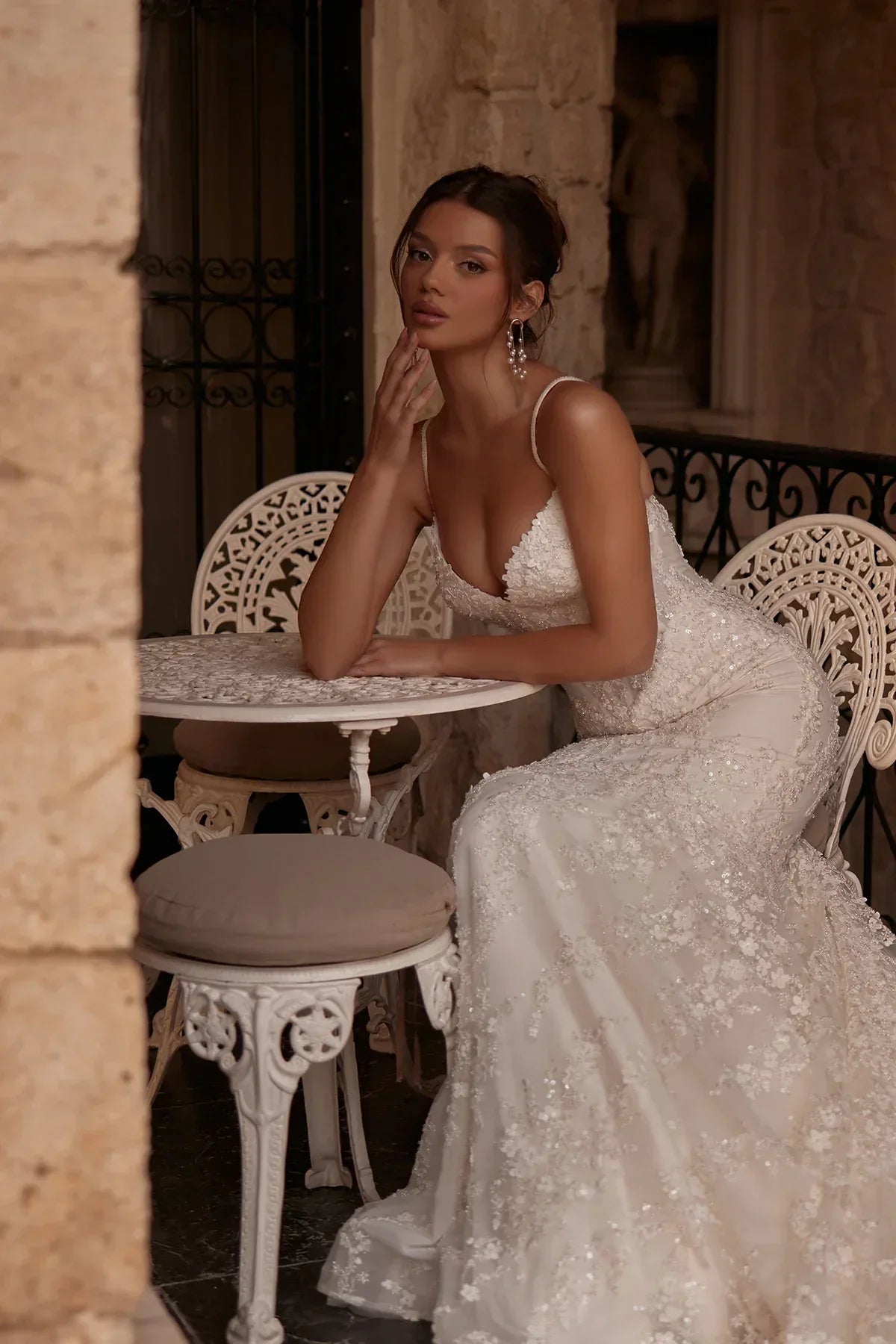 Avelor Çiçekli Üç Boyutlu V Yaka Balık Model Gelinlik - Mediha Cambaz Bridal