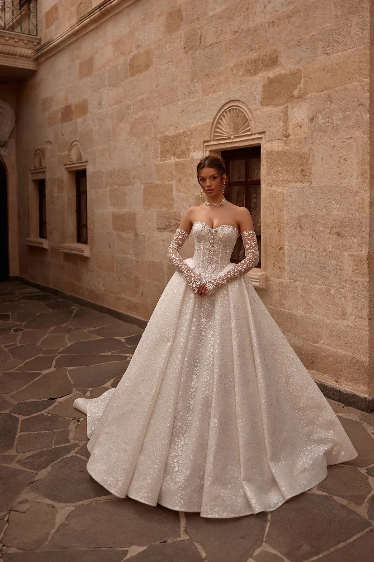 Leya Glitter Işıltılı Swarovski İşleme Detaylı Uzun Kollu Straplez Prenses Gelinlik - Mediha Cambaz Bridal
