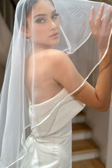 Alberta Kırık Beyaz Kenar Ucu Biyeli Kısa İpek Tül Duvak - Mediha Cambaz Bridal