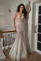 Aliza V Yaka Dekolteli Dantel Balık Gelinlik - Mediha Cambaz Bridal