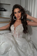 Alvina Simli V Yaka Askılı A Kesim Gelinlik - Mediha Cambaz Bridal