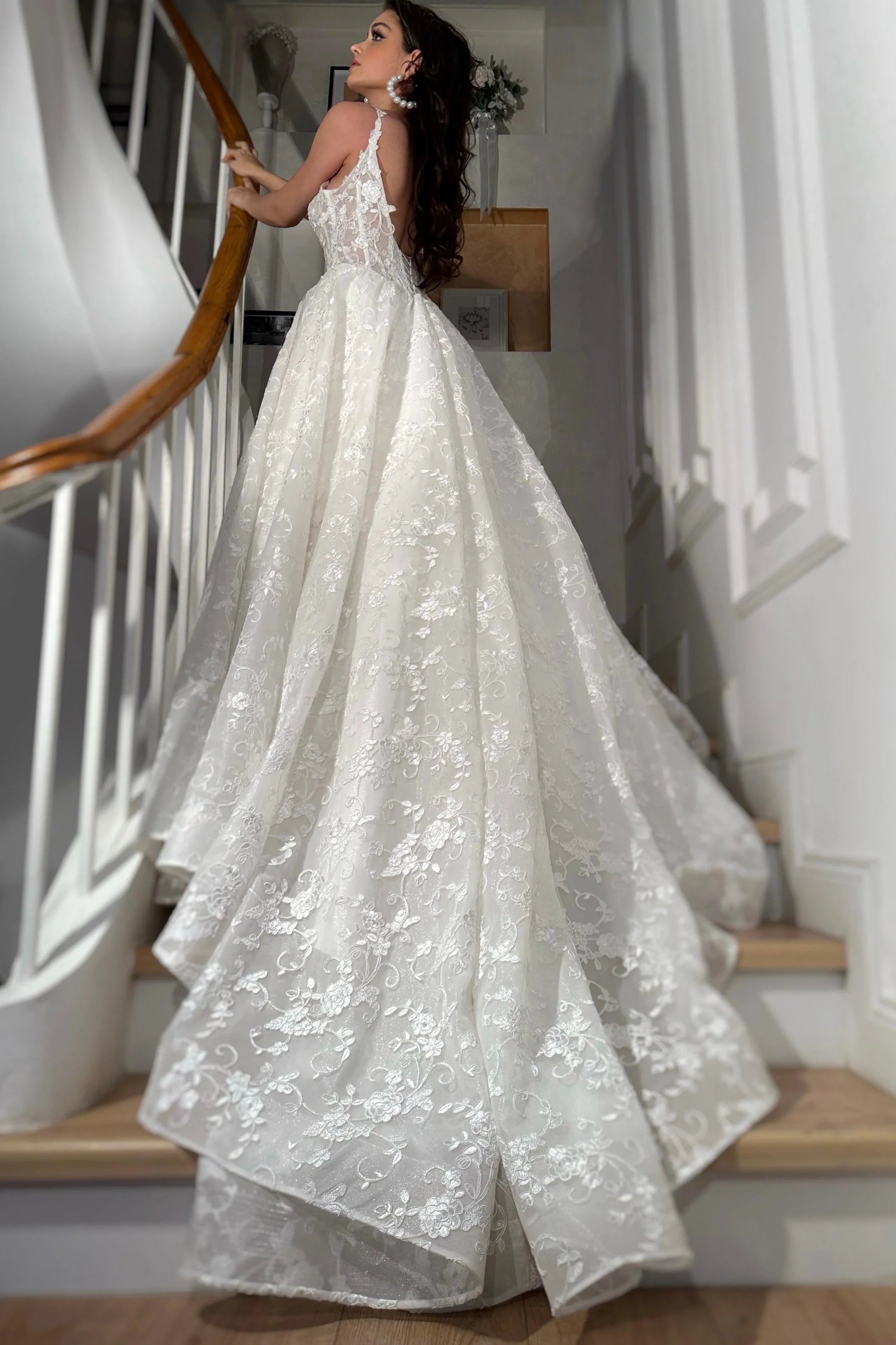 Alvina Simli V Yaka Askılı A Kesim Gelinlik - Mediha Cambaz Bridal