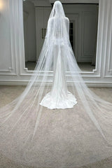 Amber Çizgisel Dantel İşlemeli Özel Tasarım Uzun Duvak - Mediha Cambaz Bridal