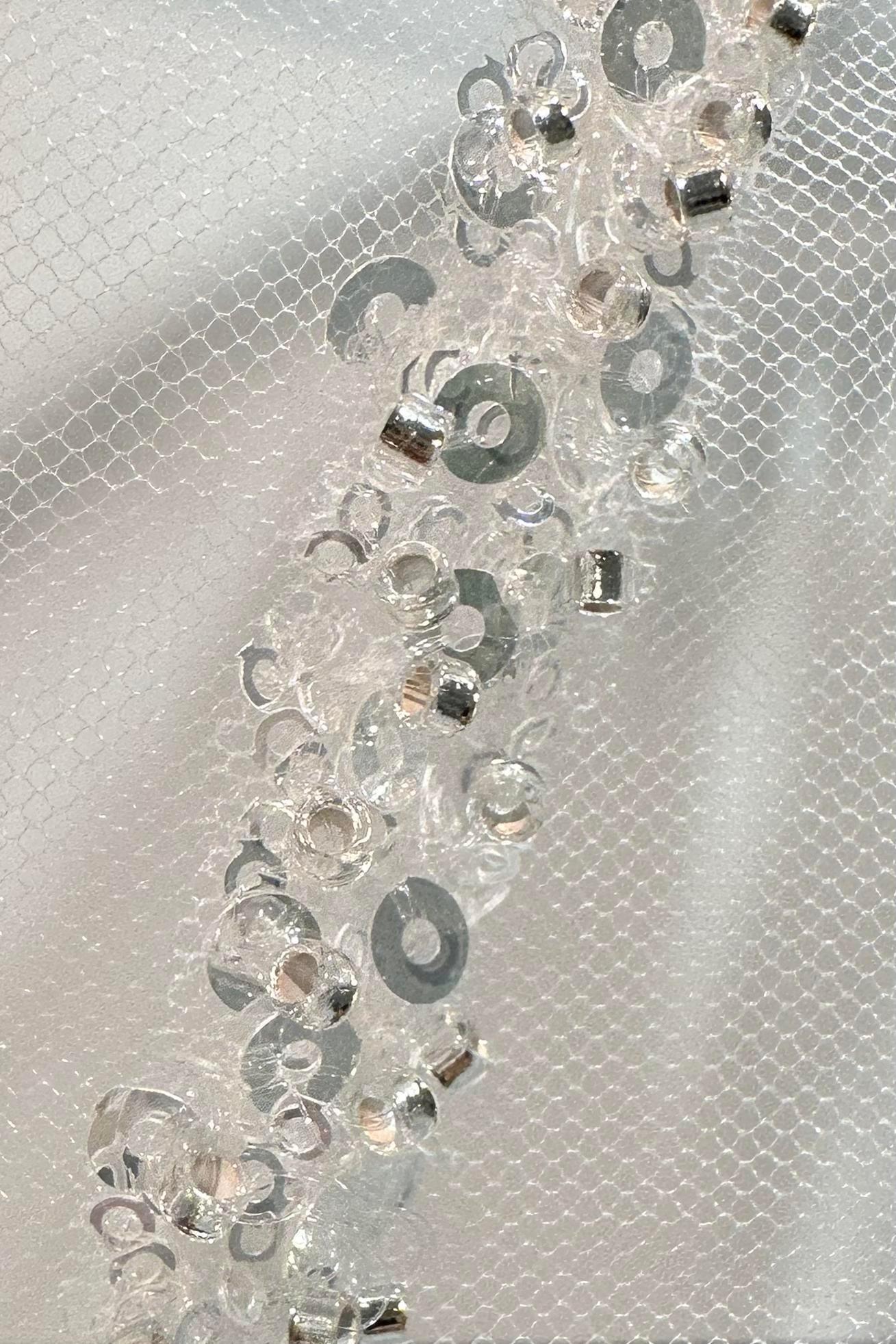 Amber Çizgisel Dantel İşlemeli Özel Tasarım Uzun Duvak - Mediha Cambaz Bridal