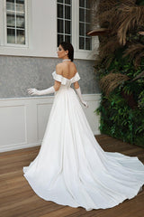 Balanche Kayık Yaka Yırtmaçlı Düz Kesim Gelinlik - Mediha Cambaz Bridal