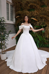 Bernice Saten Korsajlı Düşük Omuzlu A Kesim Gelinlik - Mediha Cambaz Bridal