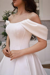 Bernice Saten Korsajlı Düşük Omuzlu A Kesim Gelinlik - Mediha Cambaz Bridal