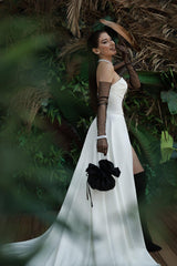 Beverly Straplez Derin Yırtmaçlı Düz Kesim Gelinlik - Mediha Cambaz Bridal