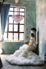 Bloom Fırfır Detaylı Kuyruklu A Kesim Gelinlik - Mediha Cambaz Bridal