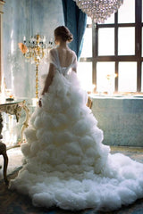 Bloom Fırfır Detaylı Kuyruklu A Kesim Gelinlik - Mediha Cambaz Bridal