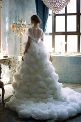 Bloom Fırfır Detaylı Kuyruklu A Kesim Gelinlik - Mediha Cambaz Bridal