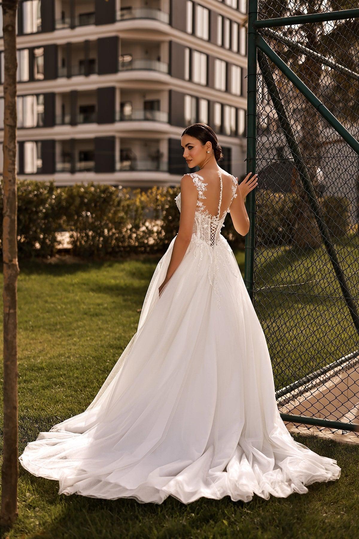 Blossom Üç Boyutlu Dantel İşlemeli A Kesim Gelinlik - Mediha Cambaz Bridal