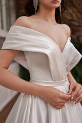 Cassandra Kayık Yaka Saten Drapeli A Kesim Gelinlik - Mediha Cambaz Bridal