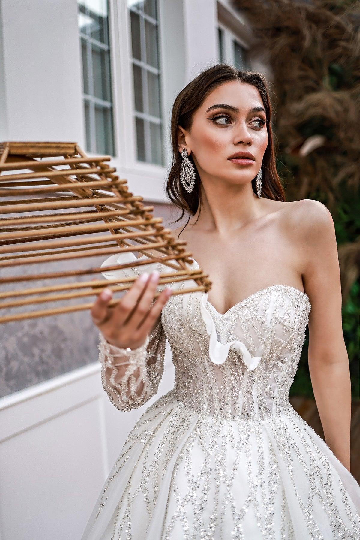 Charlotte Tek Uzun Kollu Gümüş Payetli Prenses Model Gelinlik - Mediha Cambaz Bridal