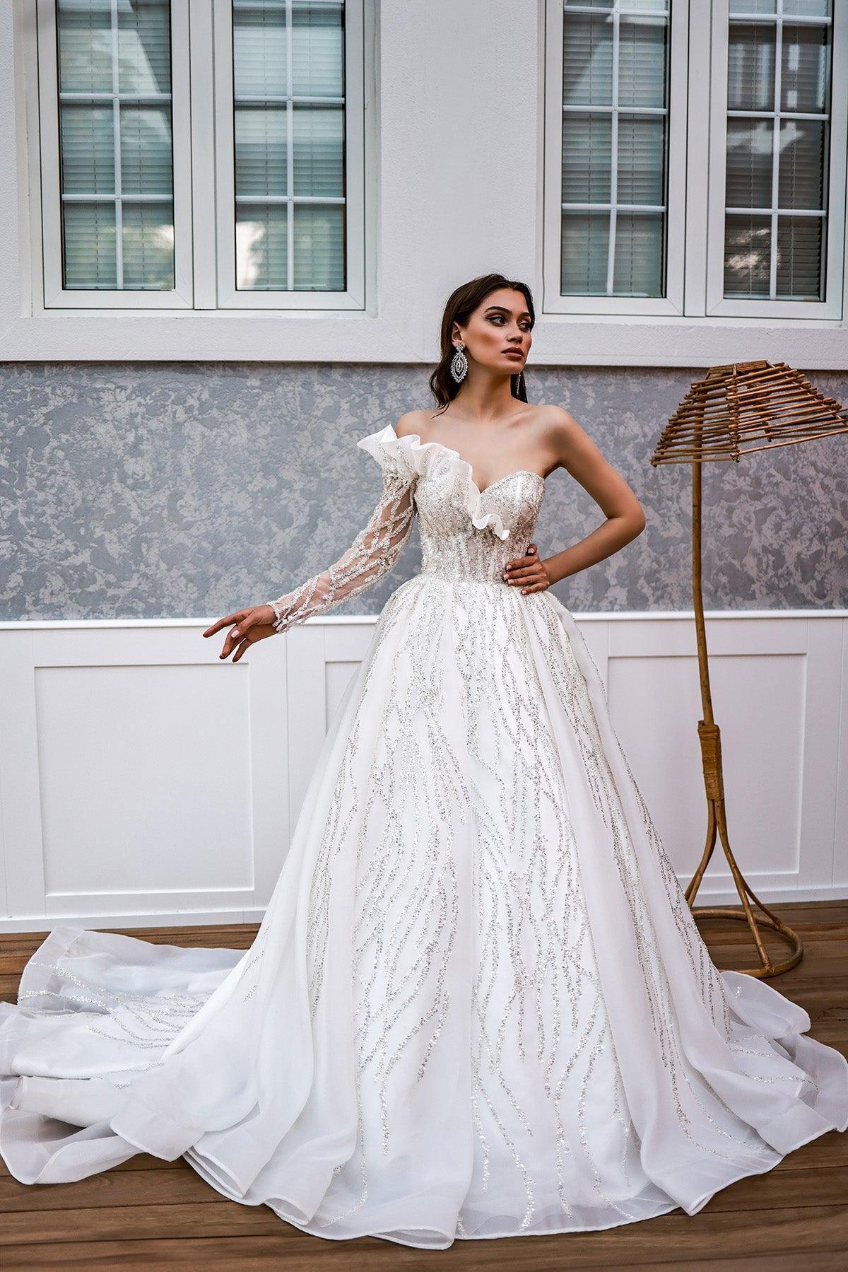 Charlotte Tek Uzun Kollu Gümüş Payetli Prenses Model Gelinlik - Mediha Cambaz Bridal