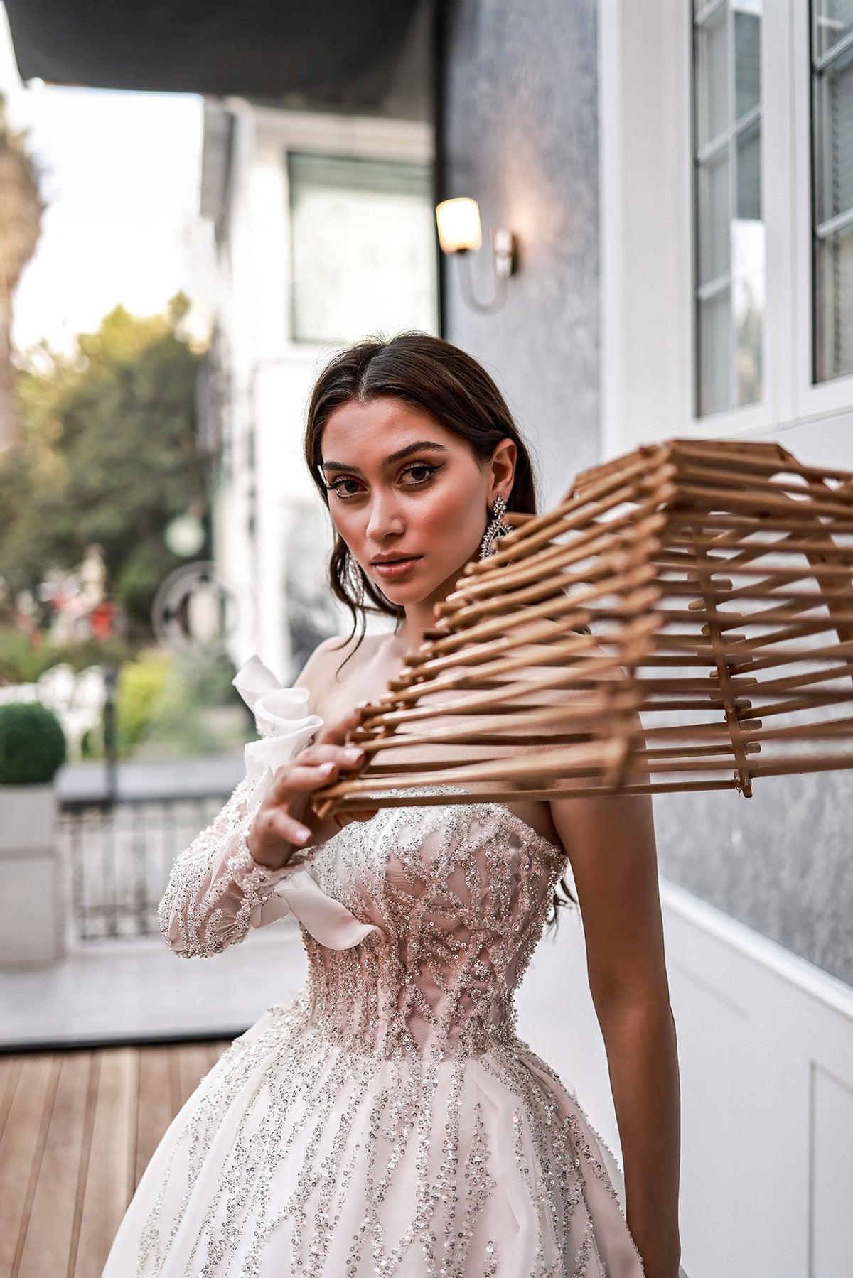 Charlotte Tek Uzun Kollu Gümüş Payetli Prenses Model Gelinlik - Mediha Cambaz Bridal