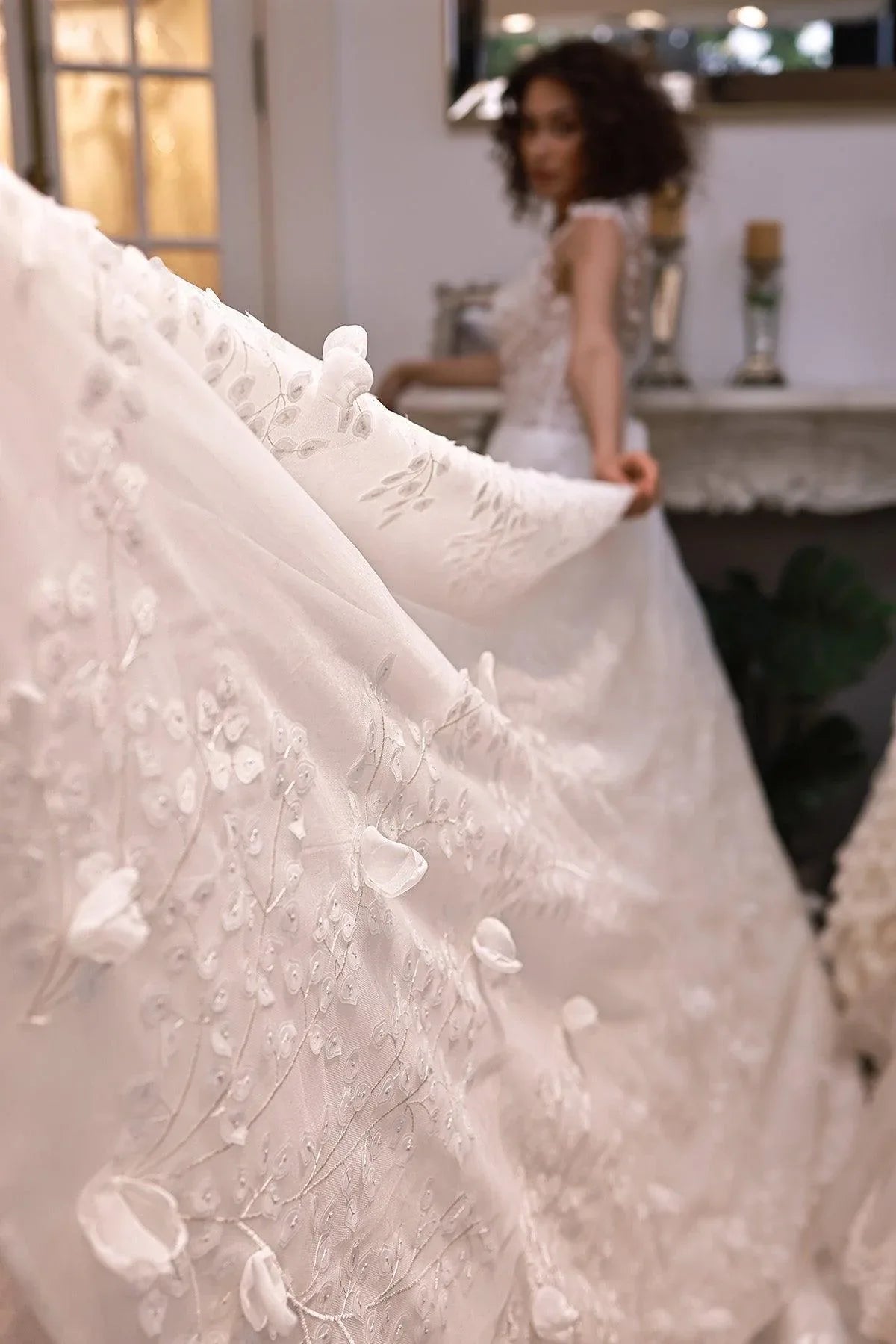 Davi Üç Boyut Dantelli V Yaka Prenses Model Gelinlik - Mediha Cambaz Bridal